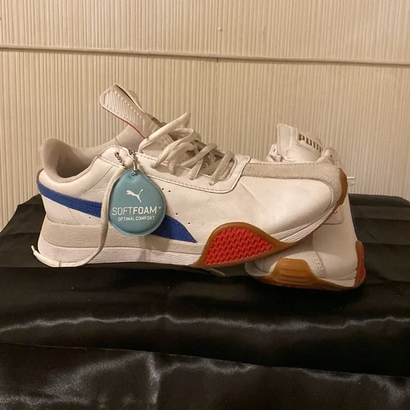 Puma sneakers sized 8.5 mens - Picture 2 of 4